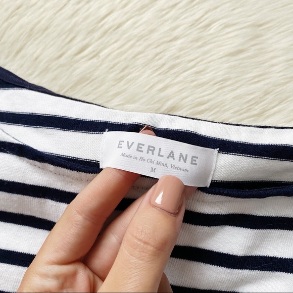 Everlane The Heavyweight Tee Boatneck in Navy Striped - Picture 6 of 7
